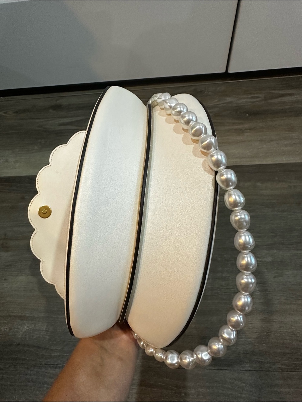 What The Shell 3D bag
kate spade new york - Picture 4 of 15
